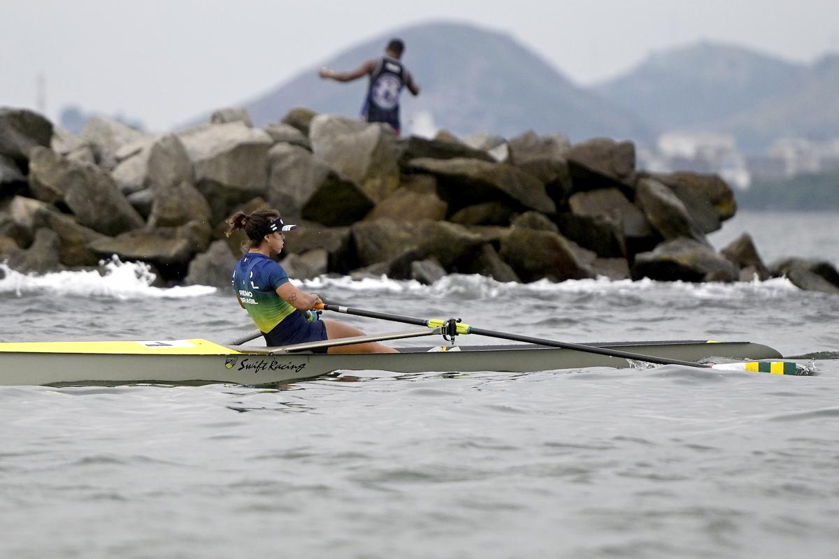 20260813-161712-1- Remo: Fernanda Nunes disputa o Circuito Sabesp de Remo de Praia neste fim de semana em Santos