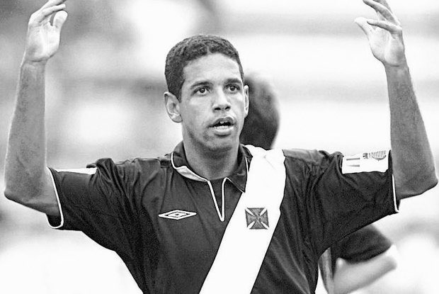 Multicampeao-pelo-Vasco-zagueiro-Henrique-morre-aos-49-anos Multicampeão pelo Vasco, ex-zagueiro Henrique morre aos 49 anos