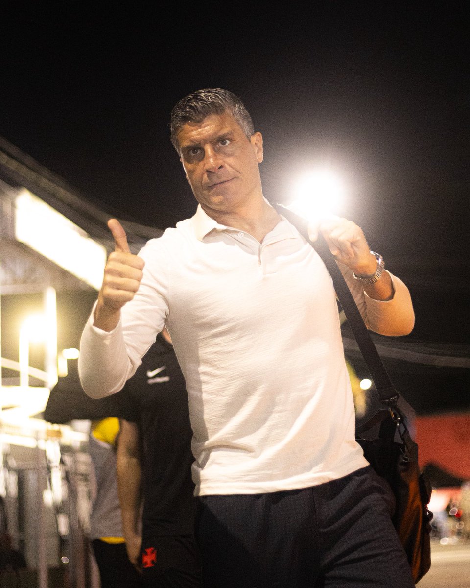Pedro-Emanuel-e-o-unico-tecnico-da-era-SAF-do Pedro Emanuel é o único técnico da era SAF do Vasco a conseguir 7 jogos sem sofrer gols nos primeiros 16