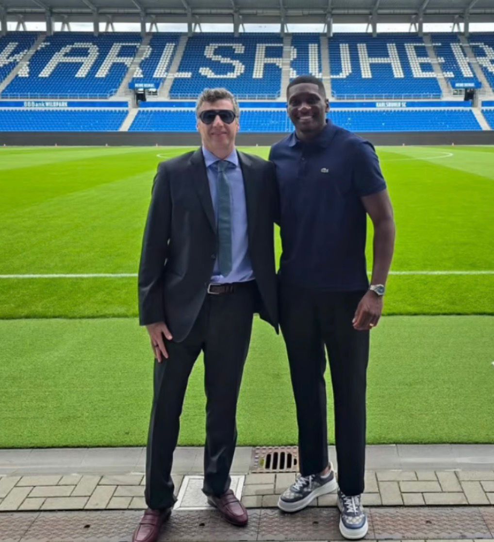 Sondado-pelo-Vasco-zagueiro-Heliton-acerta-com-o-Karlsruher-da Sondado pelo Vasco, zagueiro Héliton acerta com o Karlsruher, da Alemanha