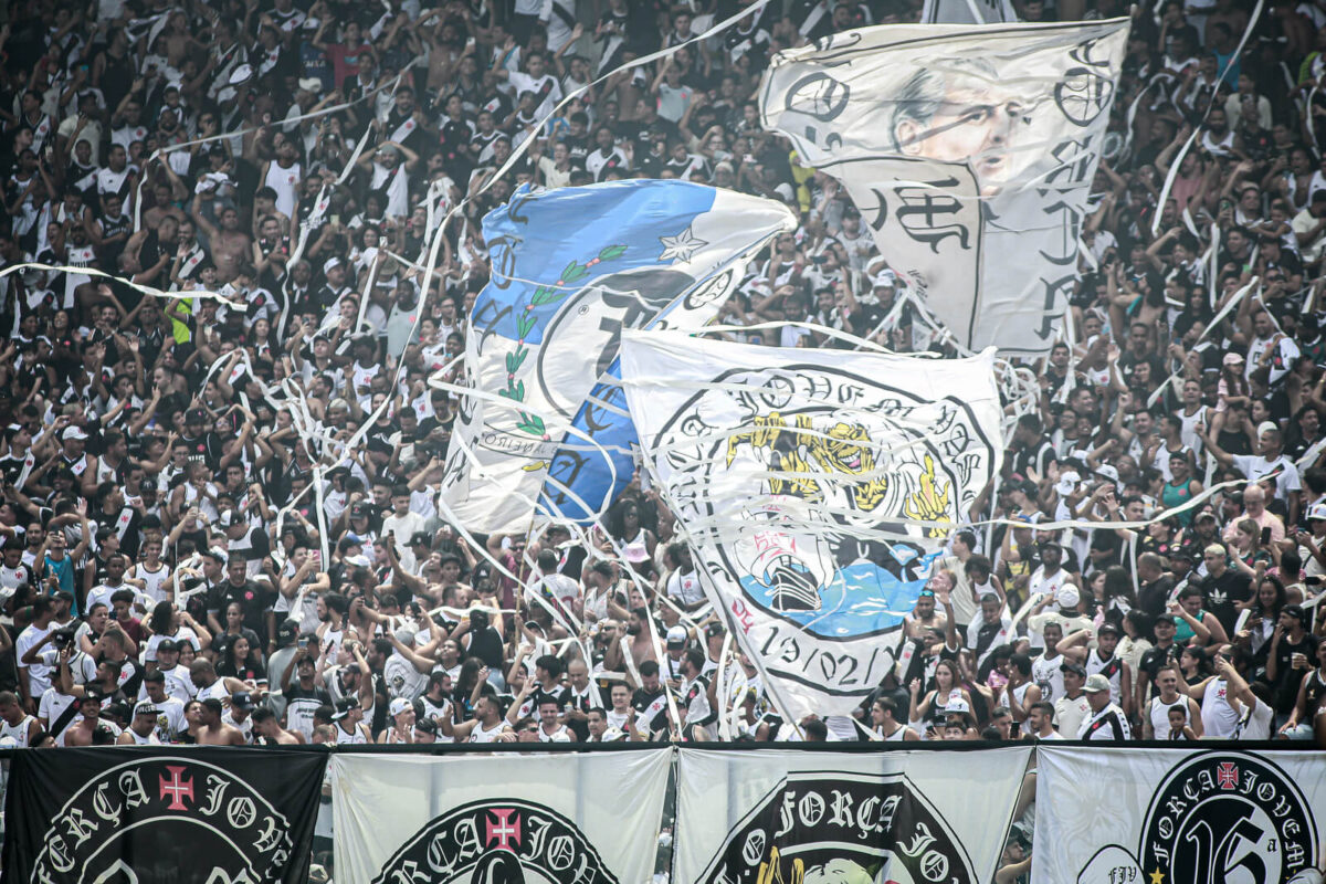 Bruno Cantarelli destaca a forma como a torcida do Vasco reage às decepções