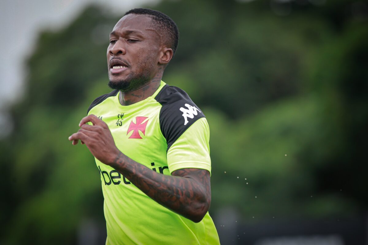 Com futuro incerto, Loide tem chance de recomeço no Vasco