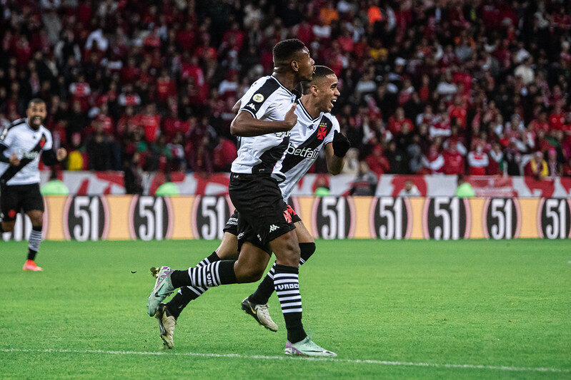 Cria do Vasco que está emprestado pelo CRB marca seu primeiro gol na Série B