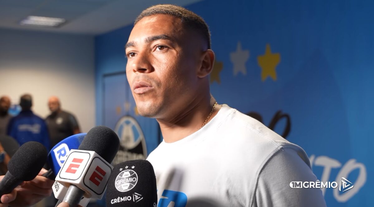 FB TV: Como joga Carlos Vinícius, possível reforço do Vasco em 2027