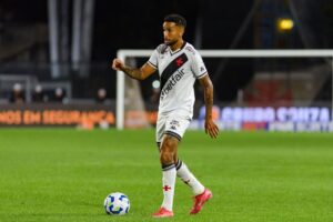Jair atuou em apenas 37% dos jogos do Vasco desde 2023 e se aproxima do fim de ciclo no clube