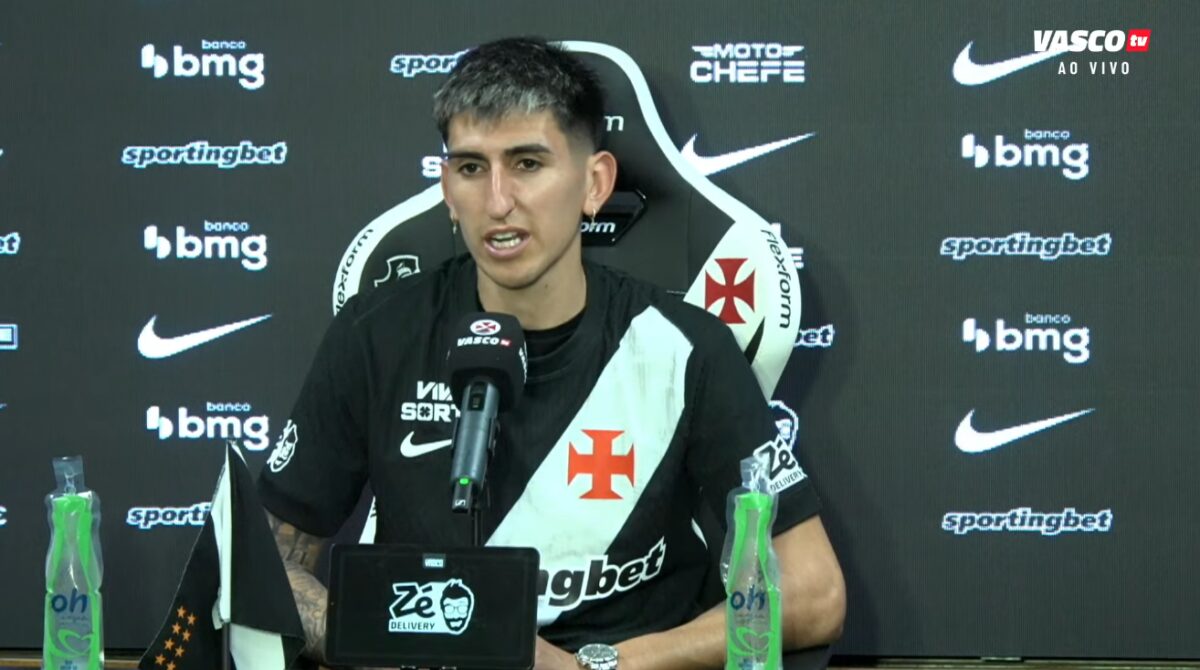 Lescano fala sobre gramado sintético e jogo contra o Boca Juniors