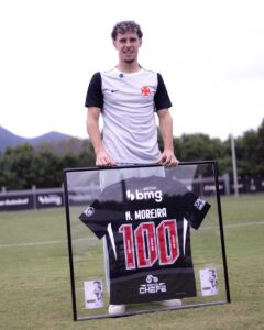 Nuno Moreira ganhou camisa especial pelos 100 jogos