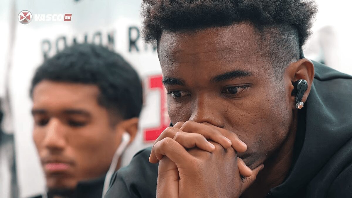 Rival: Paredes critica atitude de Thiago Mendes