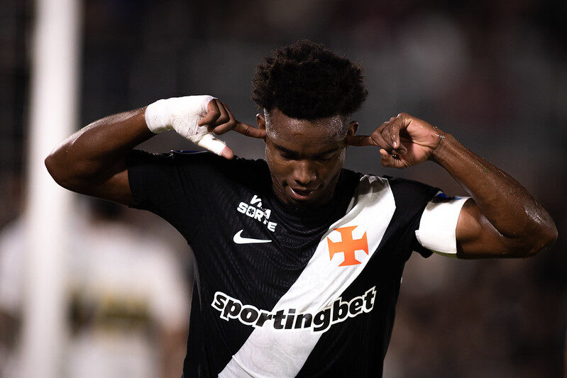 Thiago Mendes foi provocado por jogador do Boca Juniors após a partida