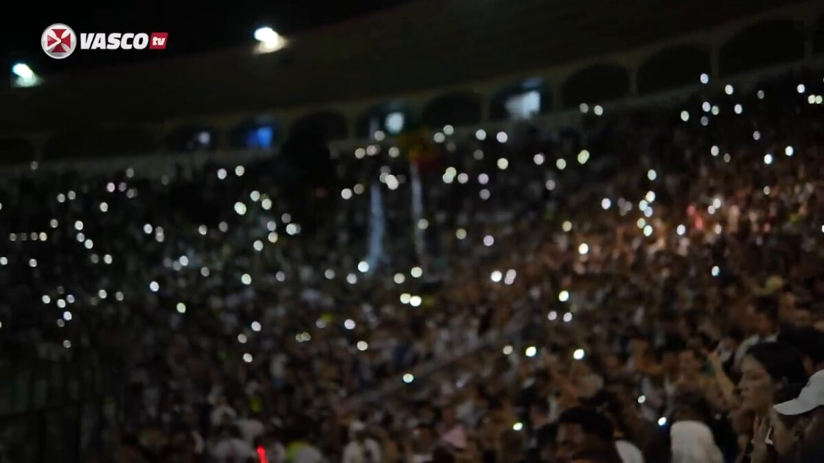 Vasco dá brindes aos torcedores presentes em São Januário