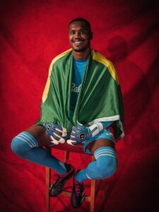 Vasco e Urubu sondaram o goleiro John, do Nottingham Forest