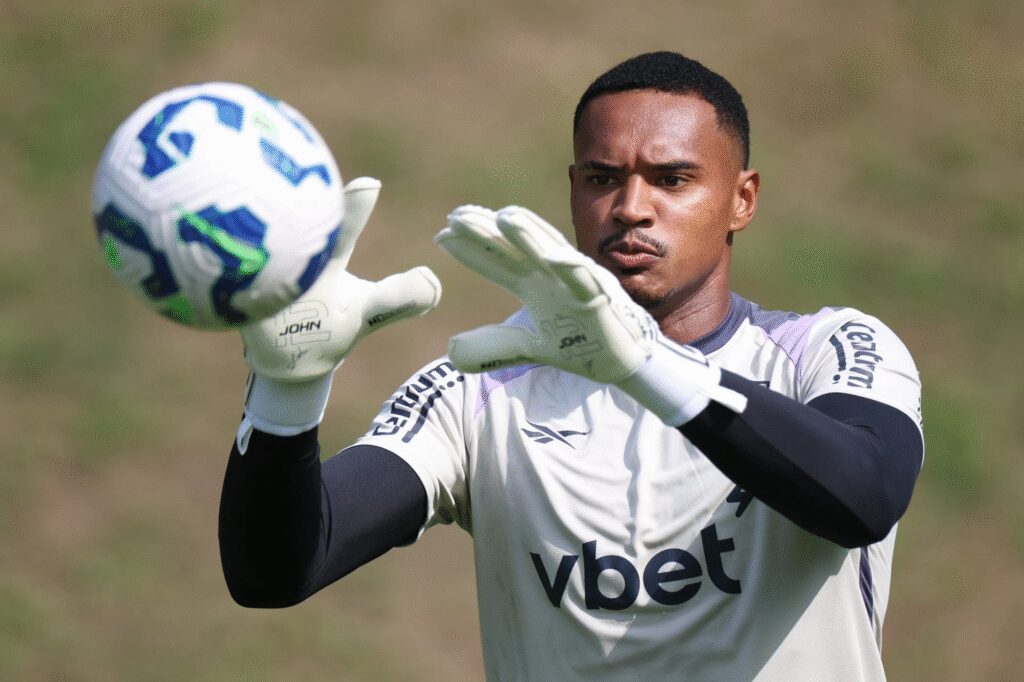 Vasco não fez proposta pelo goleiro John e pelo zagueiro Joaquim
