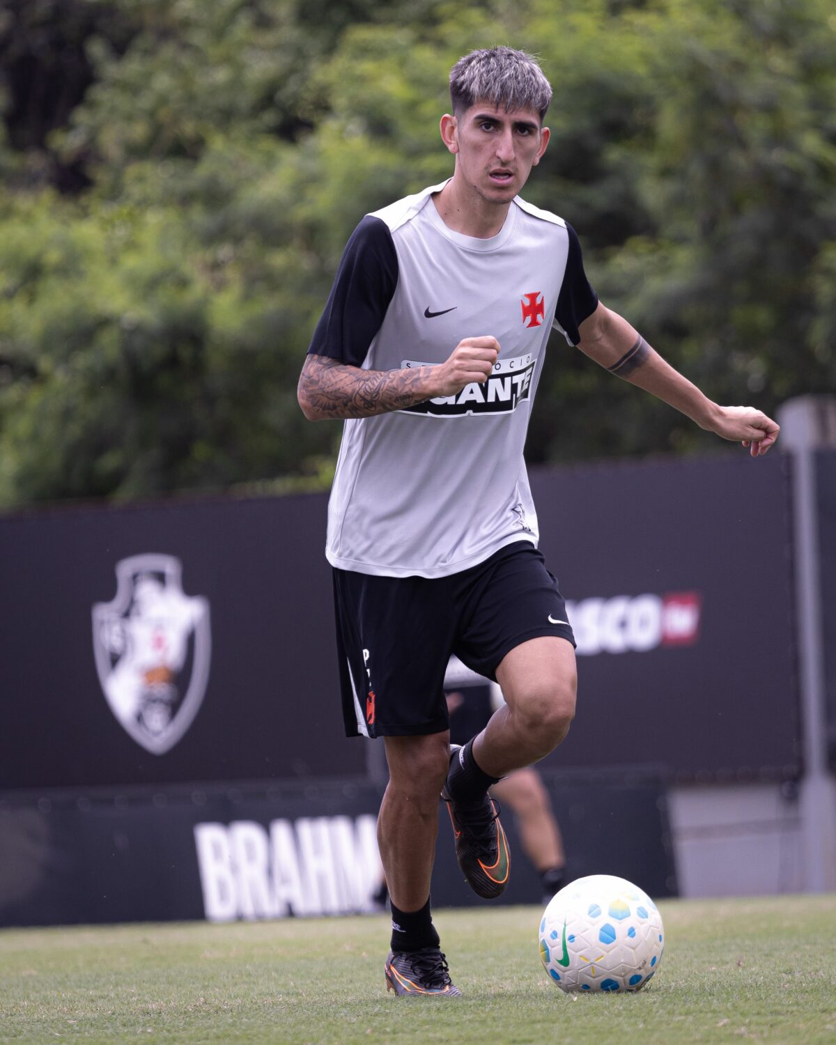 Vasco posta fotos do treino desta 4ª-feira no CT Moacyr Barbosa; veja