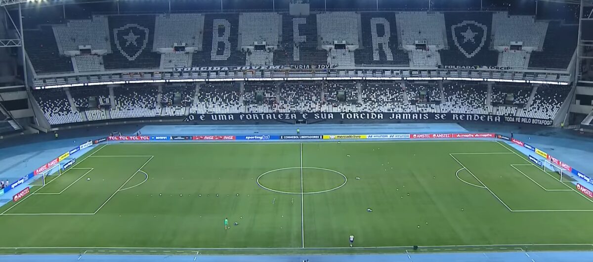 Vasco treina no Nilton Santos visando o clássico; fotos das atividades