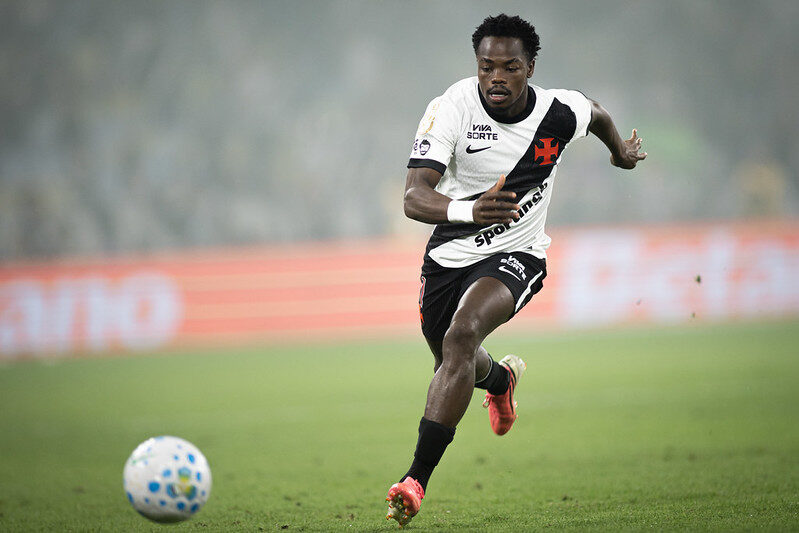 Vasco vai empatando com o São Paulo